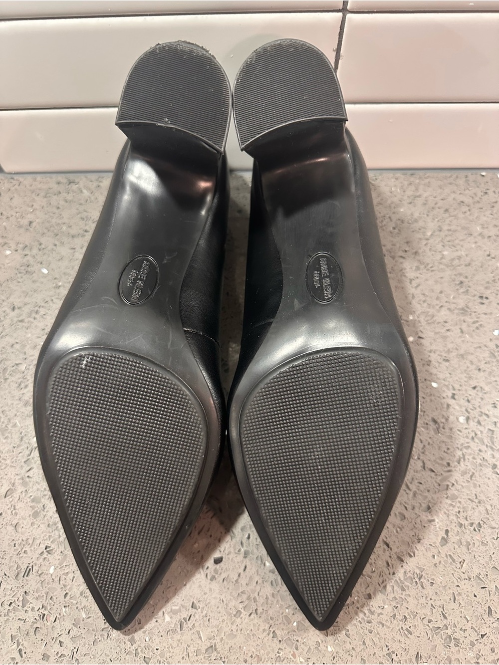 Anne Klein Black Pointed Toe Mid-Heel Pumps - Picture 3 of 3
